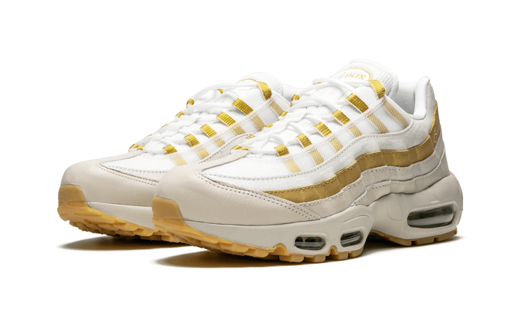 NEW WOMENS NIKE AIR MAX 95 SNEAKERS AV8428 001-MULTIPLE SIZES