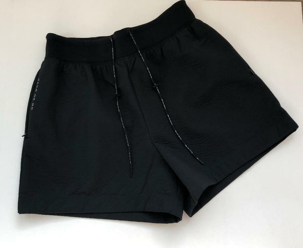 NWT Nike Sportswear TECH PACK WOVEN SHORTS No Lining BLACK 932111-010  Womens